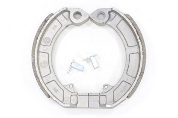 SZCZĘKI HAMULCOWE TYŁ PIAGGIO VESPA PX 50-125 150x24mm RMS PASUJĄ DO MODELI: LML-NV/ORIGINALE/STAR/T5 PIAGGIO-VESPA FL/VESPA N/VESPA PK/VESPA PX/VESPA PXE